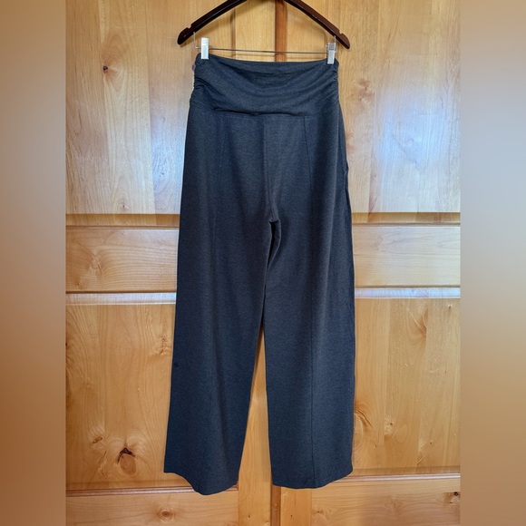 Lululemon Wide Leg High Waist Stretchy Pants. Never Worn. Size 10 - Picture 6 of 12